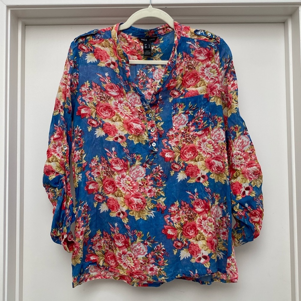 MNG Basics size 8 floral print blue and red blouse3/4 sleeve